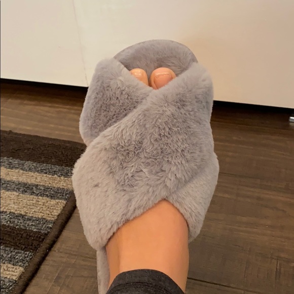 Slippers - Picture 2 of 4